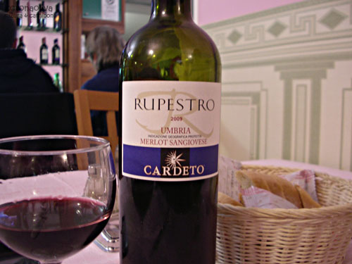 中世から白ヴィーノが有名なオルヴィエートは「ワインの流れる街」と称されたらしい